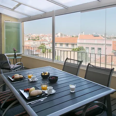 Bright And Cosy With Terrace, Graca District Apartman *
