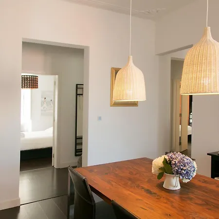 Bright And Cosy With Terrace, Graca District Lissabon